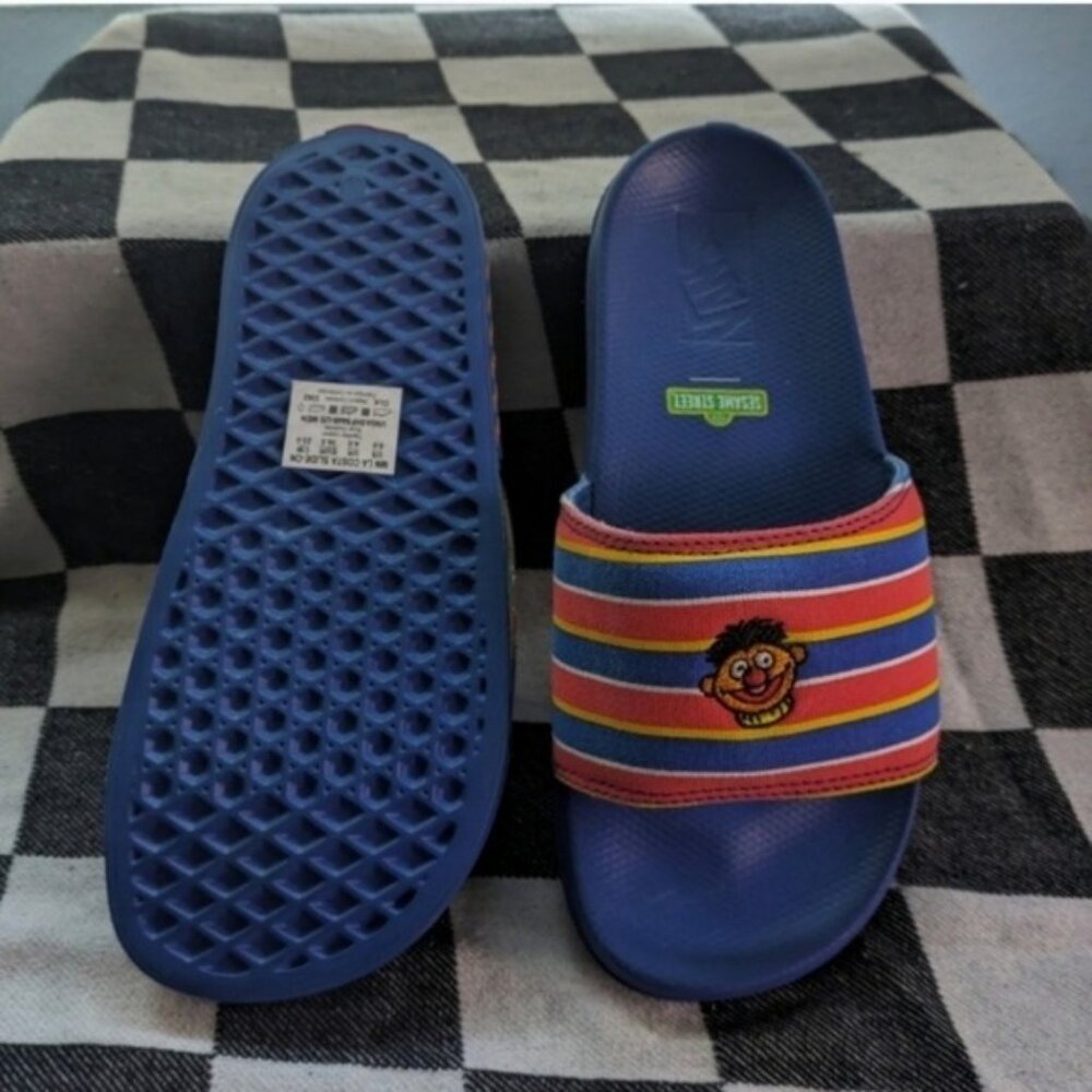 Vans La Costa Slide On Kids 4 Youth Bert And Ernie Sesame Street Blue Red 022025 - Picture 6 of 12